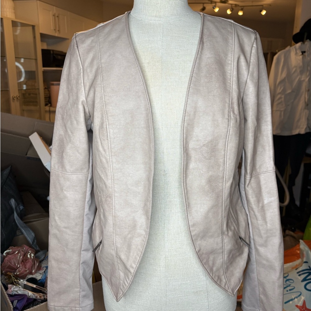 DYNAMITE mauve faux leather blazer // Women's Cream and Brown Jacket size L